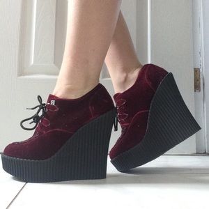 *MUST SELL BY 2/7* TUK burgundy creeper wedges 7